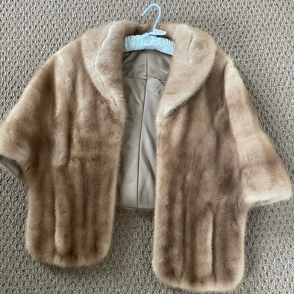 COPY - Vintage fur shrug